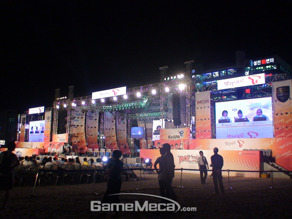 100806-risell-ss6.jpg
