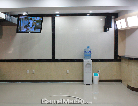 110430-risell-tk11.jpg